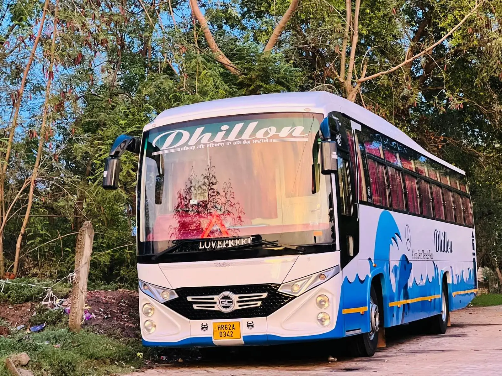 Dhillon Bus